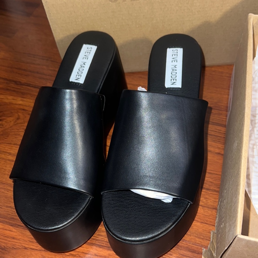 Steve Madden platform sandals